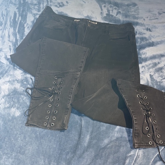 American eagle black jeans with ties at bottom - Picture 2 of 3
